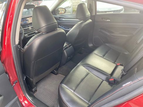 Used 2023 Nissan Altima 2.5 SR w/ SR Premium Package image 11