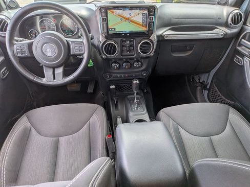 Used 2014 Jeep Wrangler Unlimited Sahara w/ Connectivity Group AWD/4WD image 16