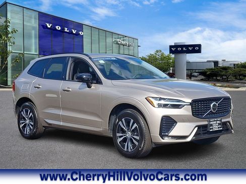 Certified 2024 Volvo XC60 B5 Core image 1