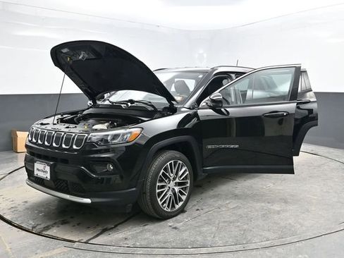 Used 2022 Jeep Compass Limited image 37