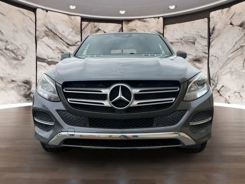 Used 2019 Mercedes-Benz GLE 400 4MATIC image 2