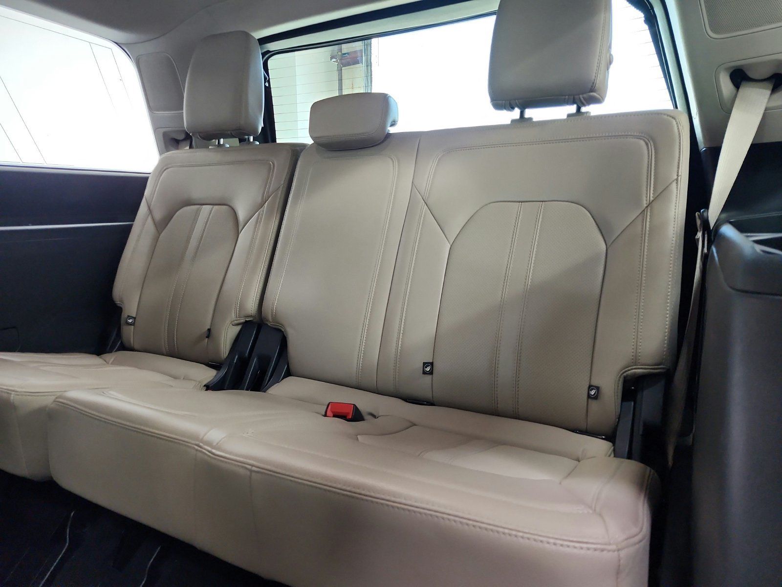 Used 2024 Ford Expedition Limited RWD image 13