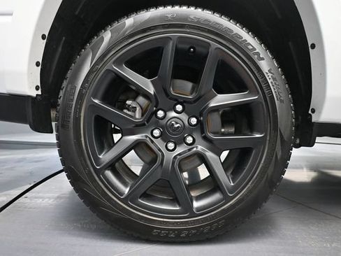 Used 2025 RAM 1500 Laramie w/ Night Edition AWD/4WD image 17