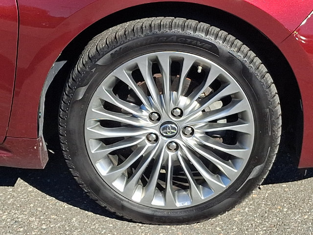 Used 2018 Toyota Avalon Limited w/ All Weather Liner Package FWD image 29