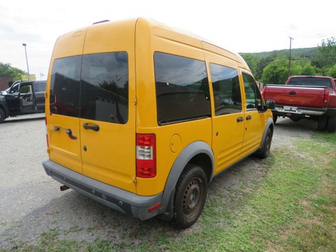 Used 2011 Ford Transit Connect XLT image 7