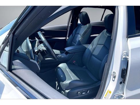 Used 2025 Cadillac XT4 Sport AWD/4WD image 21