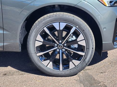 New 2026 Volvo XC60 B5 Plus w/ Protection Package Premier image 29