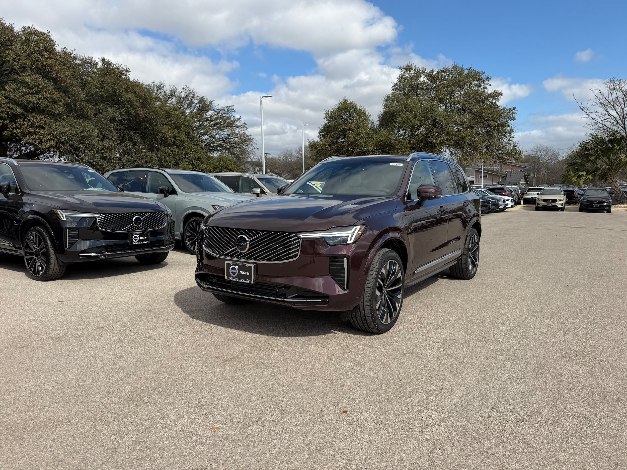 New 2026 Volvo XC90 T8 Plus AWD/4WD image 2