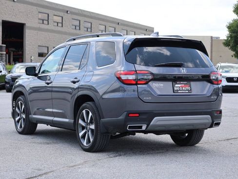 Used 2024 Honda Pilot Elite image 11