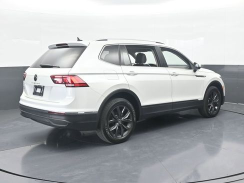 Used 2023 Volkswagen Tiguan SE image 6
