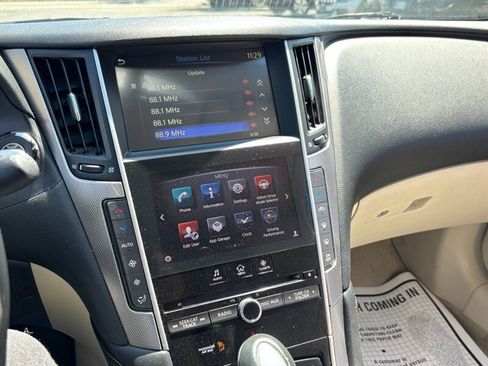 Used 2014 INFINITI Q50 w/ Moonroof Package RWD image 17