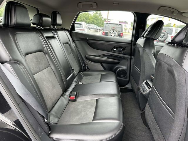 Used 2023 Nissan Ariya AWD image 10