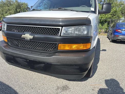 Used 2019 Chevrolet Express 2500 w/ Driver Convenience Package RWD image 9