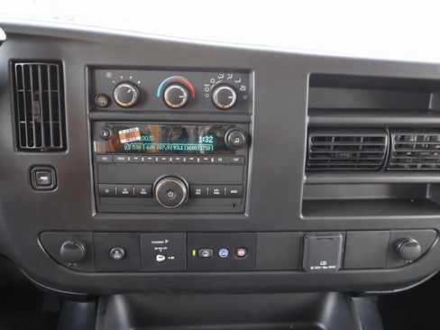 New 2026 Chevrolet Express 3500 w/ Power Convenience Package image 17