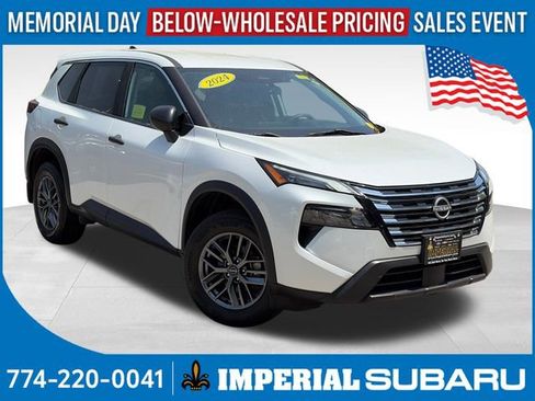 Used 2024 Nissan Rogue S AWD/4WD image 1