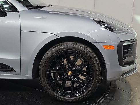 Certified 2025 Porsche Macan GTS AWD/4WD image 11