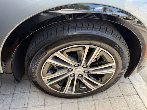 Used 2024 Cadillac Lyriq Luxury RWD image 7