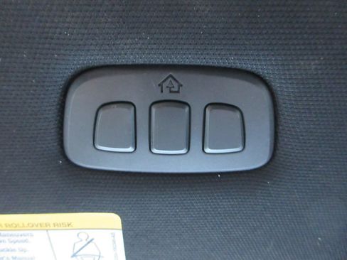 Used 2020 Ford Expedition XLT image 34