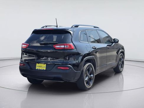 Used 2017 Jeep Cherokee Sport FWD image 6