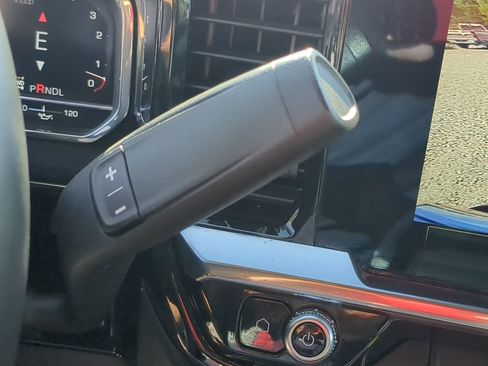 Used 2025 GMC Sierra 1500 SLT AWD/4WD image 26