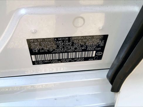 Used 2021 Lexus LS 500 w/ Accessory Package (Z2) image 30