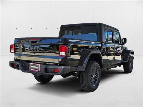 New 2025 Jeep Gladiator Sport image 2