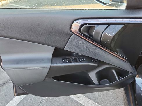 Used 2025 BMW X3 xDrive30i w/ Premium Package image 12