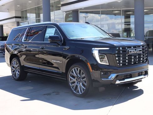New 2026 GMC Yukon XL Denali Ultimate AWD/4WD image 8
