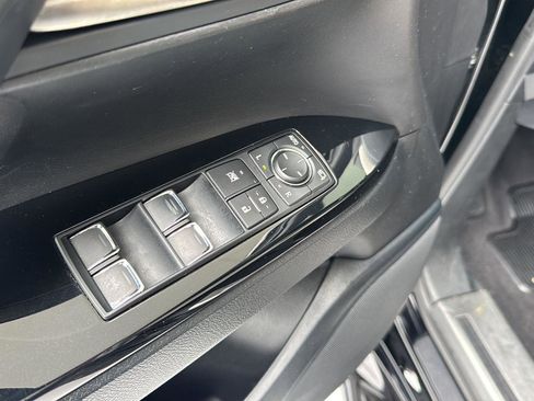 Used 2019 Lexus LX 570 4WD image 30