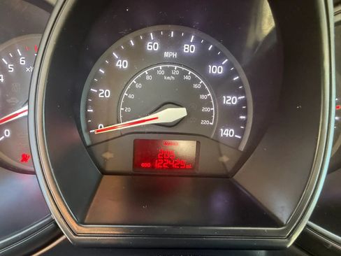 Used 2012 Kia Rio LX FWD image 18