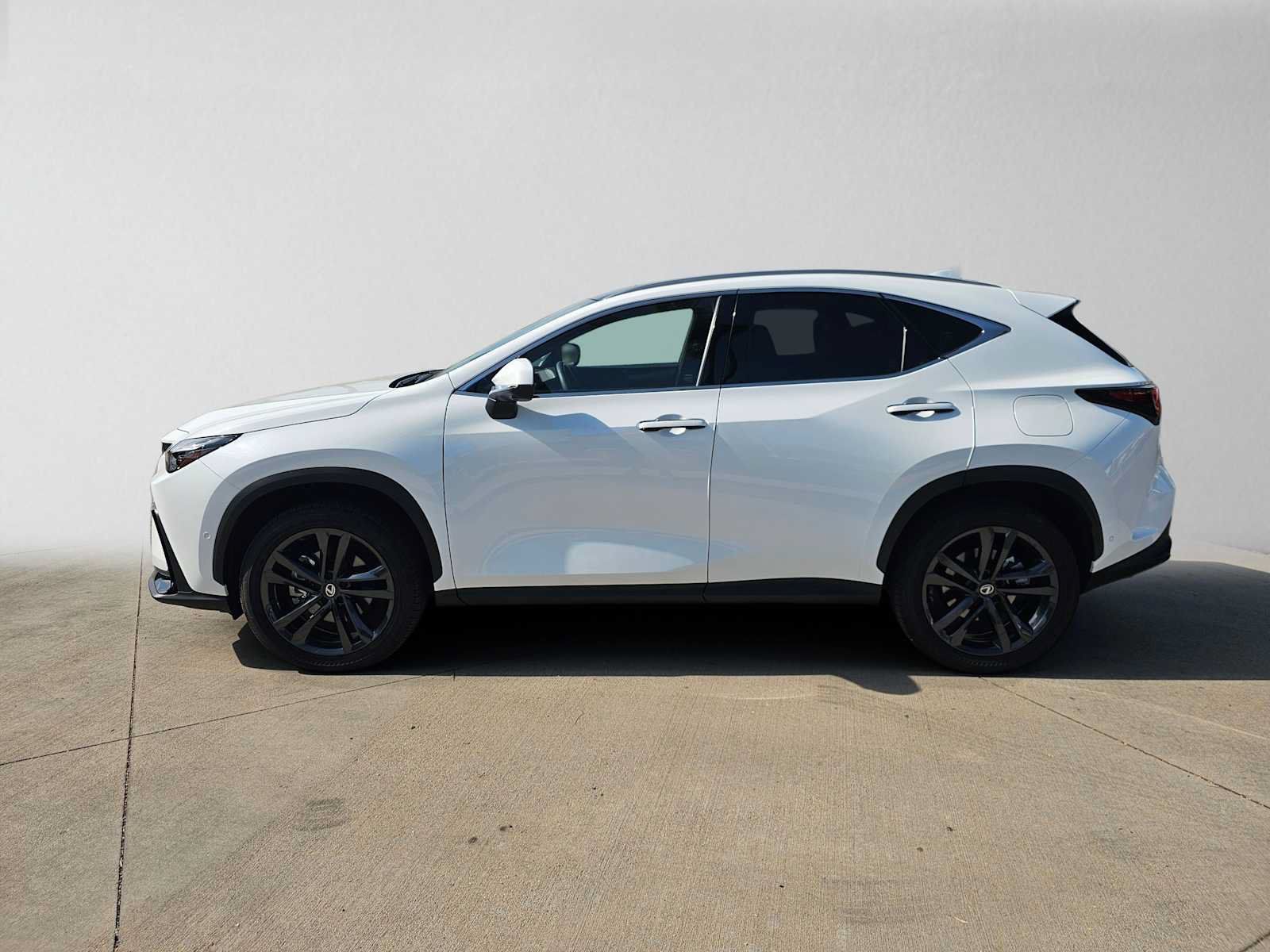 Used 2026 Lexus NX 450h+ AWD w/ Accessory Package (Z1) image 6