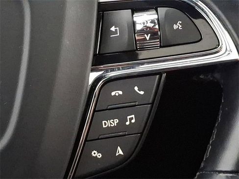 Certified 2022 Lincoln Nautilus Reserve w/ Equipment Group 202A image 24