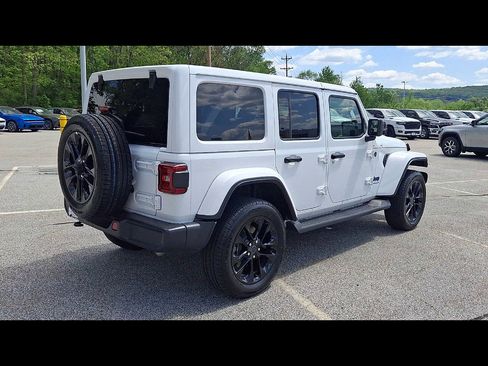 Certified 2025 Jeep Wrangler Unlimited Sahara AWD/4WD image 8