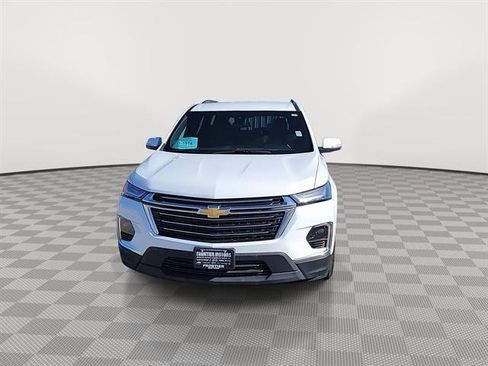 Used 2023 Chevrolet Traverse LT image 3