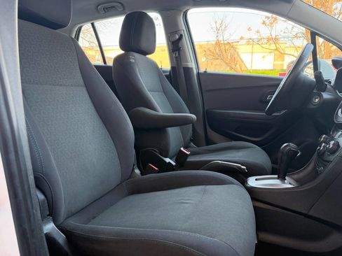 Used 2016 Chevrolet Trax LS image 22