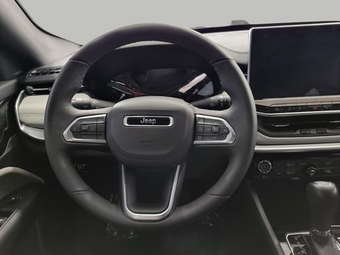 Used 2025 Jeep Compass Limited AWD/4WD image 6