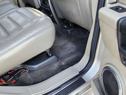 Used 2003 HUMMER H2 w/ Preferred Equipment Group image 30