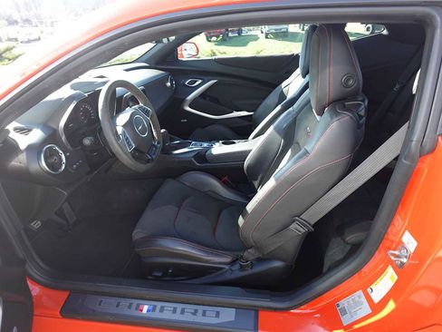 Used 2019 Chevrolet Camaro ZL1 RWD image 12
