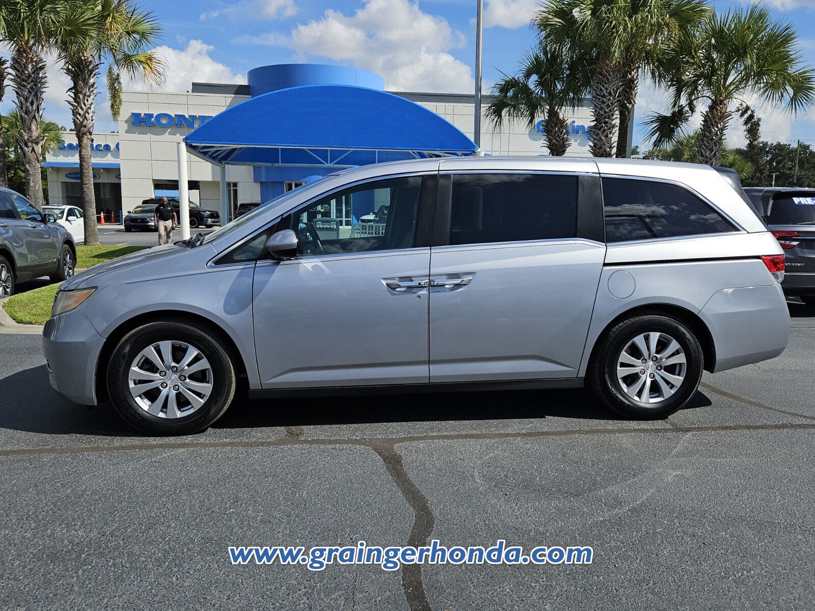 Used 2016 Honda Odyssey EX image 2