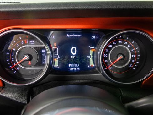 Used 2018 Jeep Wrangler Unlimited Rubicon w/ Cold Weather Group AWD/4WD image 33
