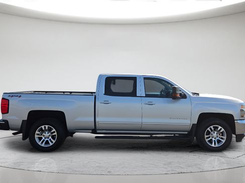 Used 2017 Chevrolet Silverado 1500 LT w/ Max Trailering Package AWD/4WD image 5