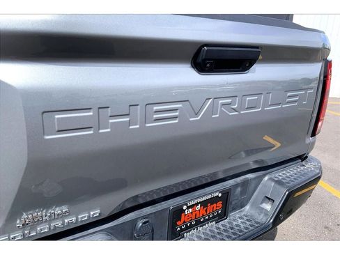 Used 2024 Chevrolet Colorado Z71 w/ Z71 Convenience Package 2 AWD/4WD image 32