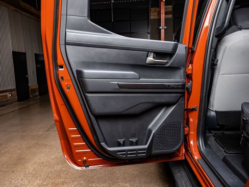 Used 2025 Toyota Tacoma TRD Off-Road image 38