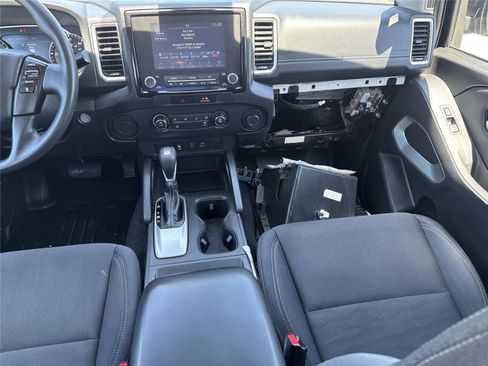 Used 2022 Nissan Frontier SV w/ Technology Package RWD image 16