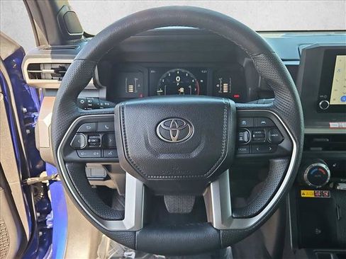 Used 2025 Toyota Tacoma SR5 AWD/4WD image 13
