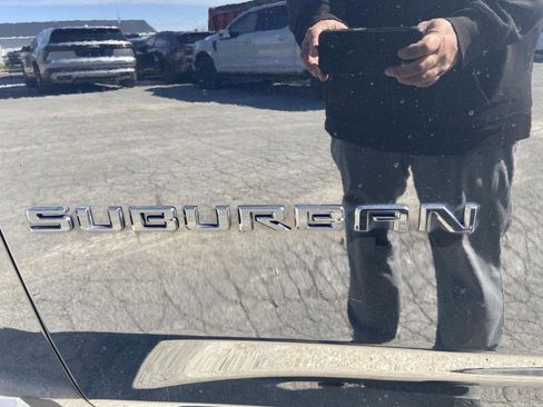 Used 2023 Chevrolet Suburban RST w/ Luxury Package AWD/4WD image 36