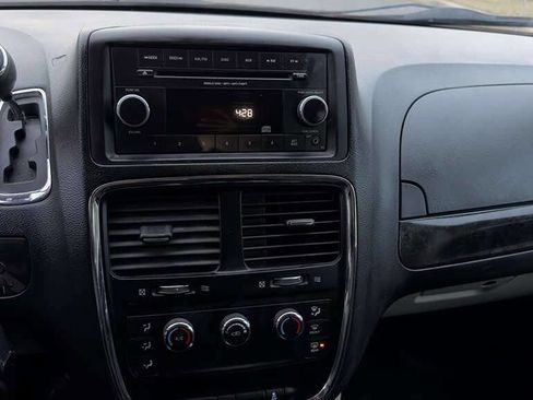 Used 2015 Dodge Grand Caravan American Value Package image 14