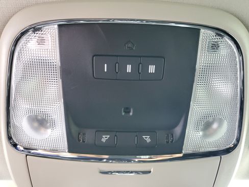 Certified 2023 Chrysler 300 Touring L w/ Comfort Group RWD image 22