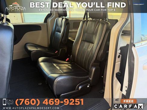 Used 2015 Chrysler Town & Country Touring FWD image 12