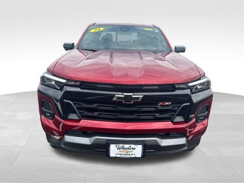 Used 2024 Chevrolet Colorado Z71 w/ Z71 Convenience Package 2 AWD/4WD image 9